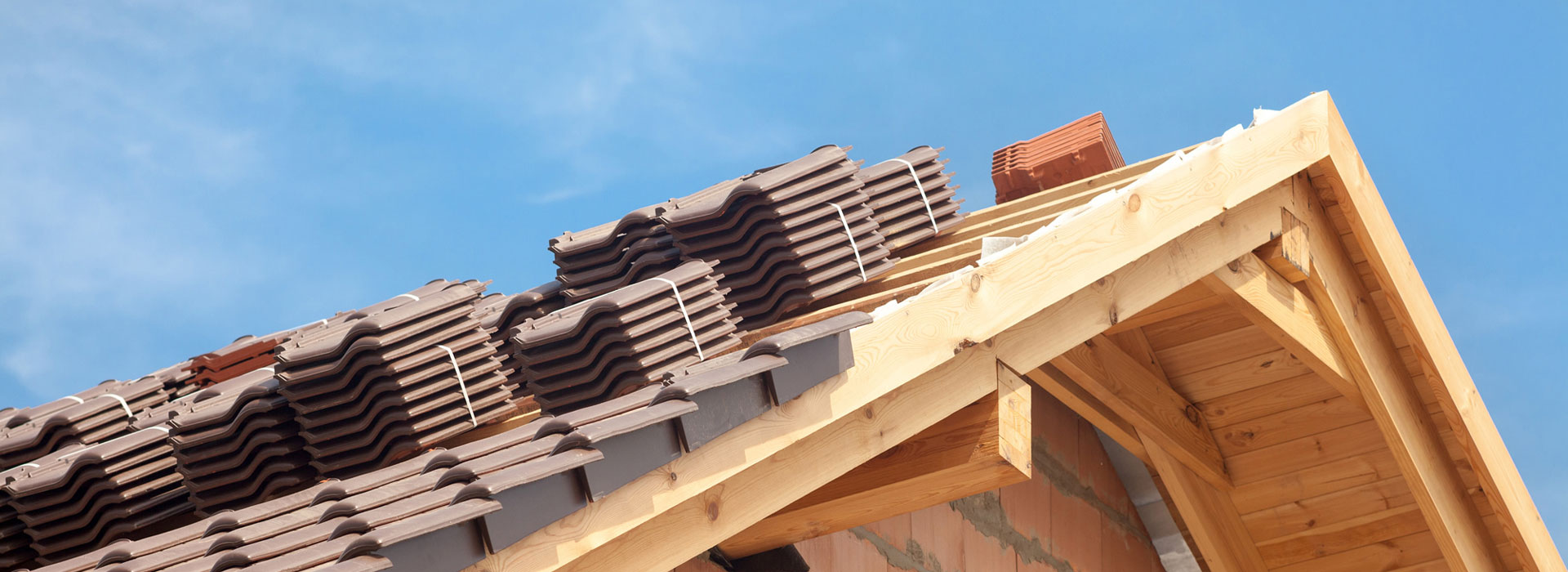ROOFING & GUTTERING